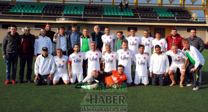Dostluk Maçında Akhisar Gücü, Balçova Veteranları 5-0 Mağlup etti